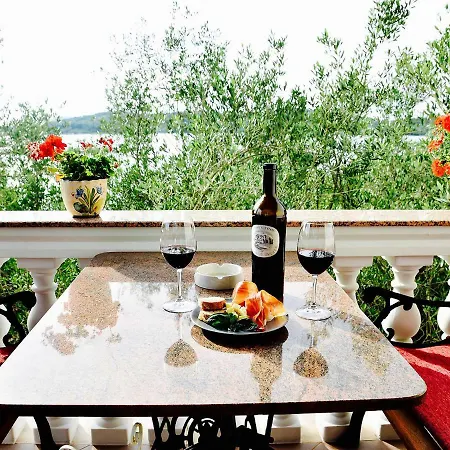 Holiday The Olive Tree House * Ždrelac